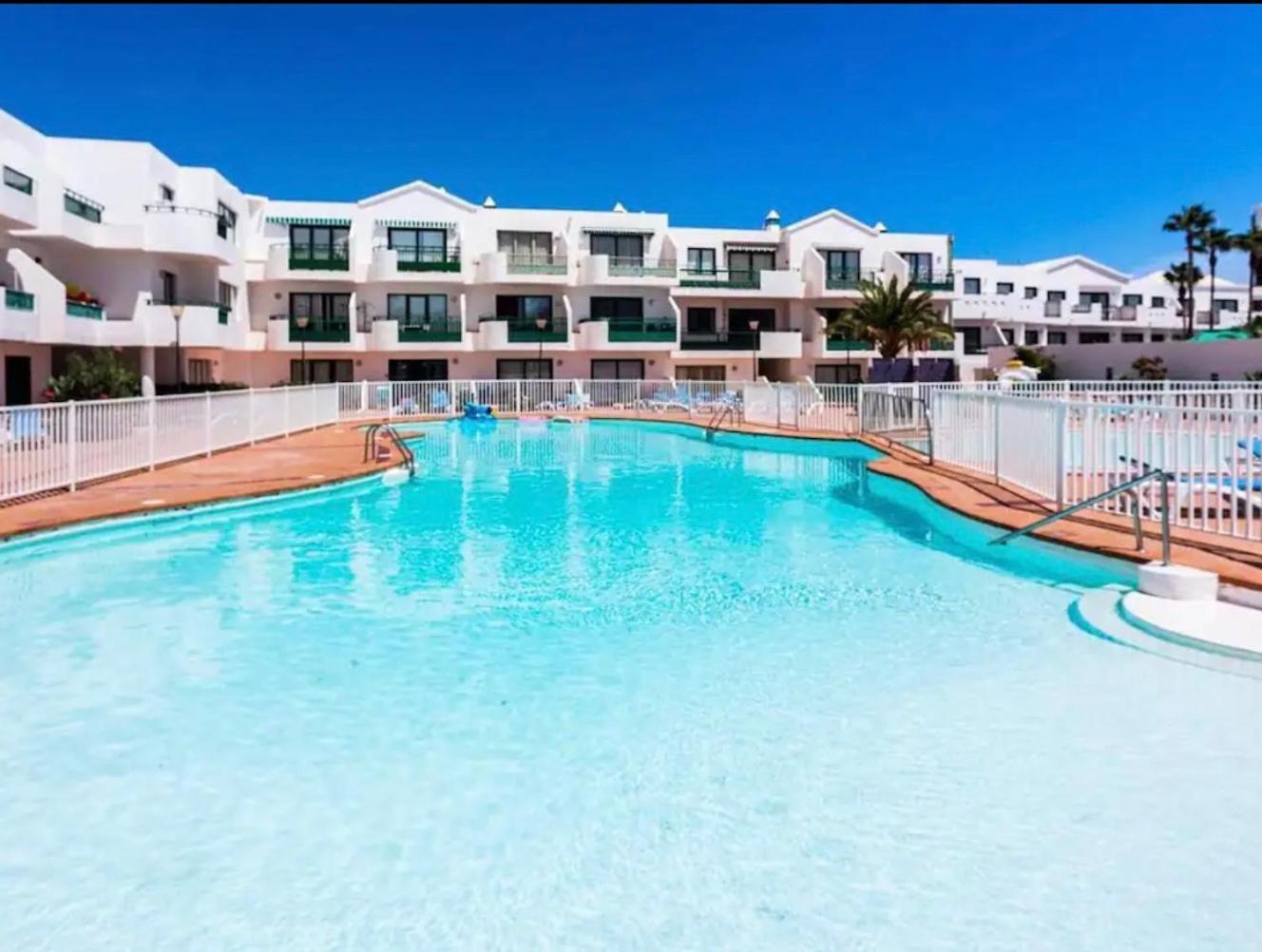 Ground Floor Apartment With Pool, Next To The Beach Costa Teguise Exterior photo